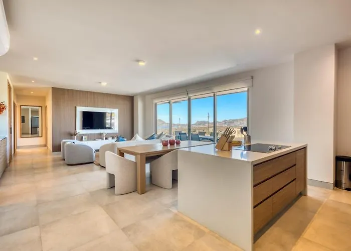 Bright Coastal With Ocean-view Balcony, Gym, Pools, Bbq & Kid's Park Сasa de vacaciones *