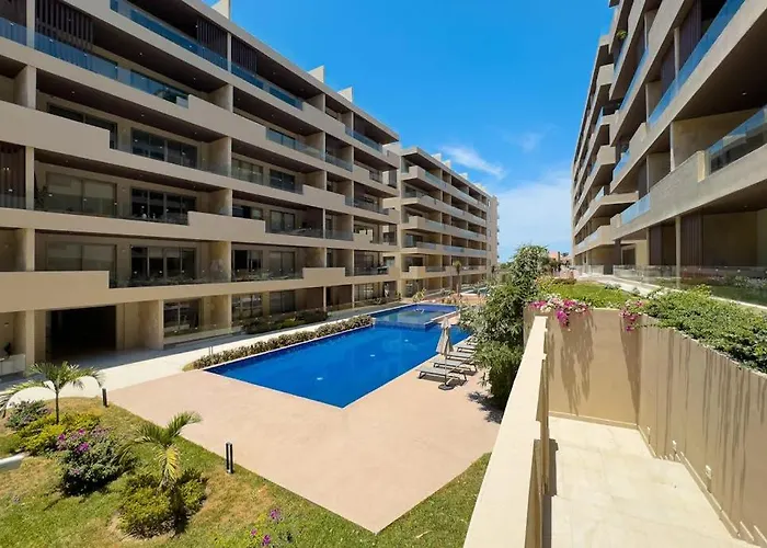 Bright Coastal With Ocean-view Balcony, Gym, Pools, Bbq & Kid's Park Сasa de vacaciones Cabo San Lucas