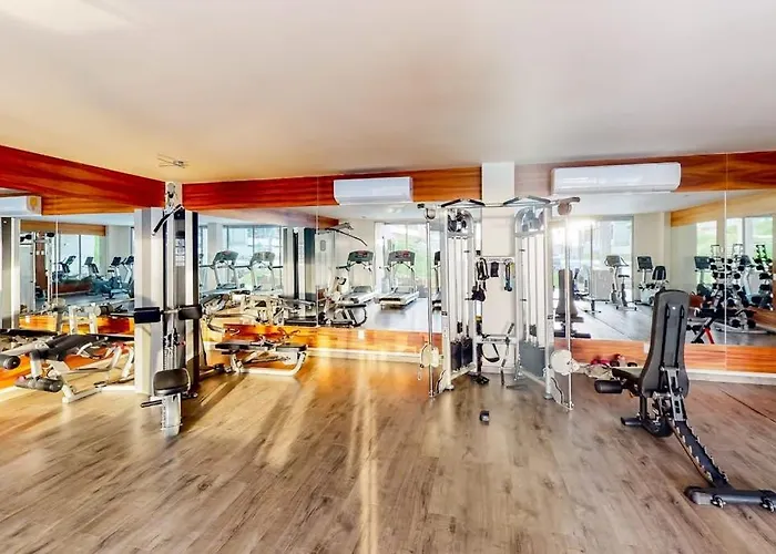Bright Coastal With Ocean-view Balcony, Gym, Pools, Bbq & Kid's Park